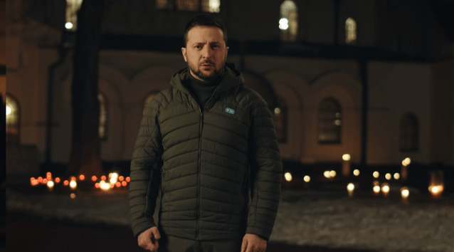 Zelenski îi sfidează pe ruşi şi îi îmbărbătează pe ucraineni într-un discurs de Crăciun