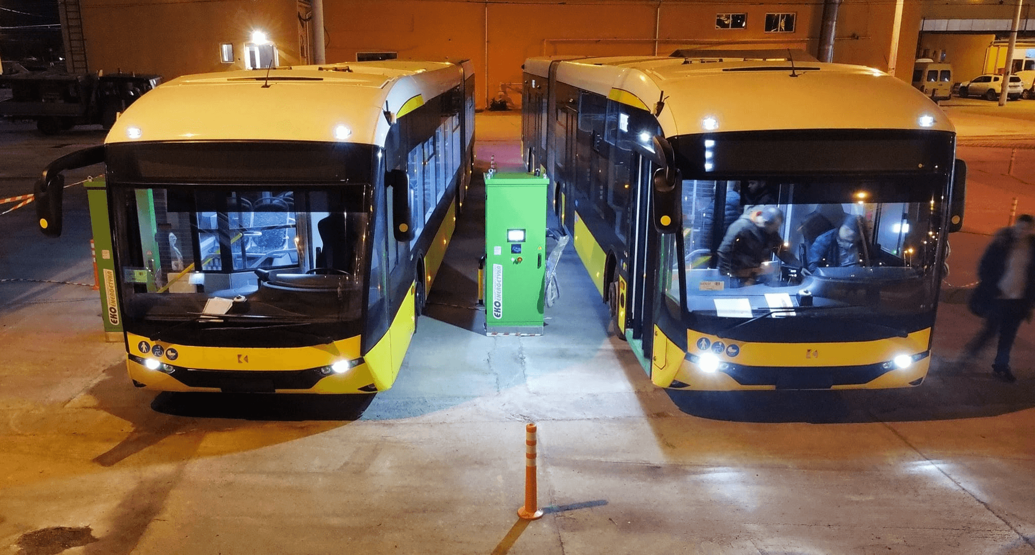 Primele autobuze electrice au ajuns la Timișoara. Sunt vopsite în culorile vechilor tramvaie Timiș