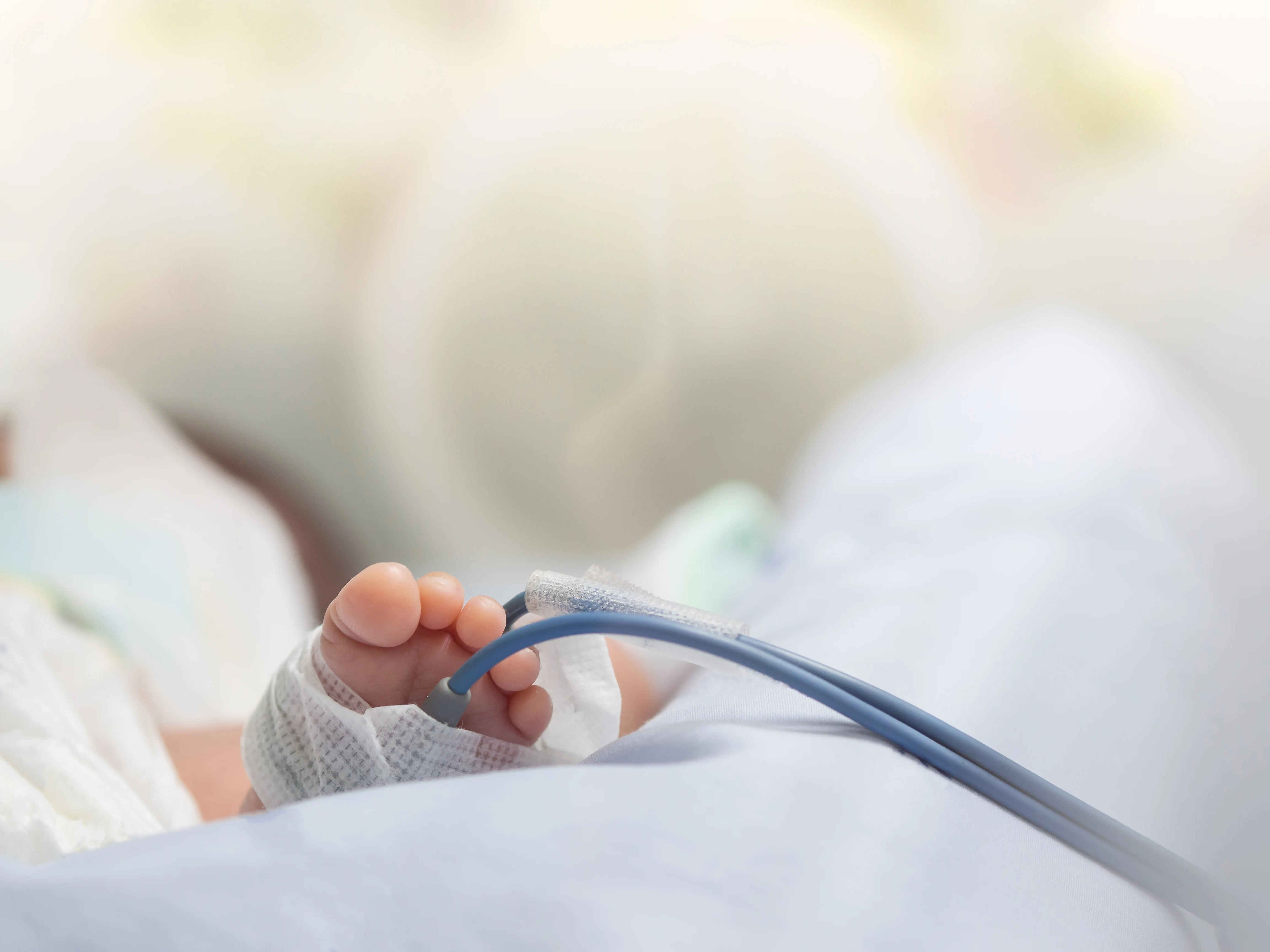 Bebeluș diagnosticat cu o afecțiune rară, după ce mama a observat că nu semăna cu niciunul dintre părinți