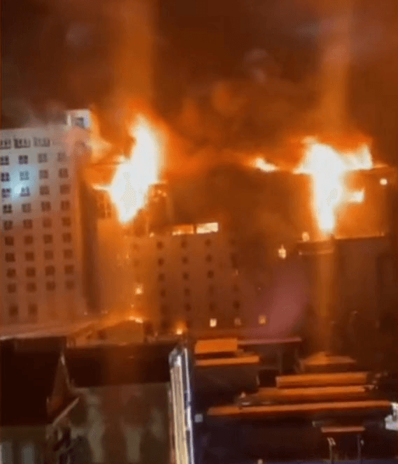 Incendiu la un hotel din Cambodgia: cel puțin 10 morți și 30 de răniți VIDEO Incendiu la un hotel din Cambodgia: cel puțin 10 morți și 30 de răniți VIDEO