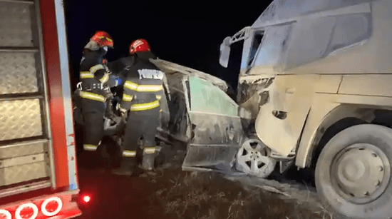 Un tânăr de 21 de ani a murit după ce a intrat cu mașina într-un autobuz, în Iași Un tânăr de 21 de ani a murit după ce a intrat cu mașina într-un autobuz, în Iași