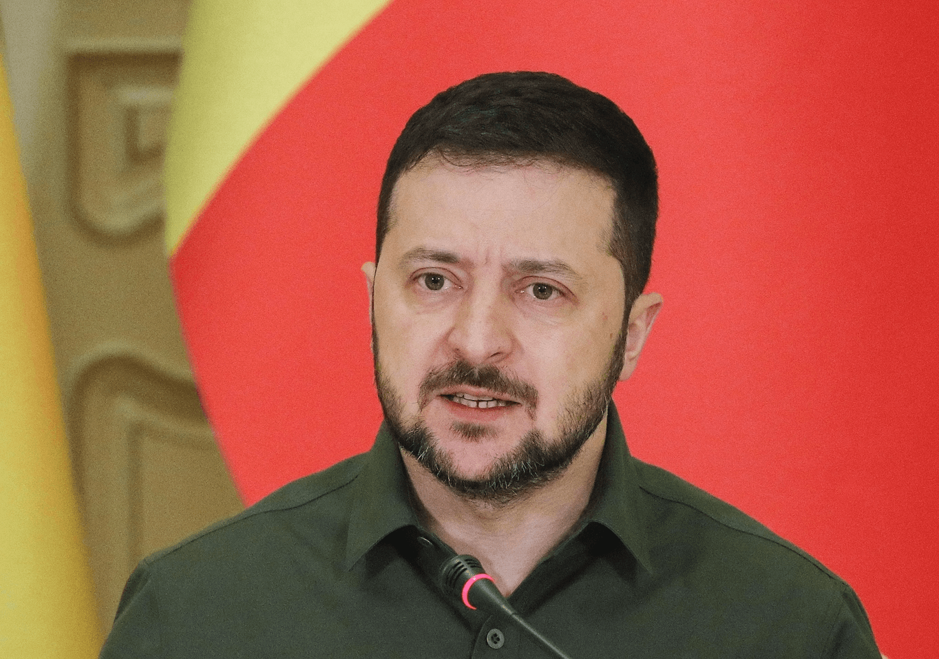 Zelenski se adresează direct poporului rus, în ultimul mesaj din 2022: Putin se ascunde în spatele vostru