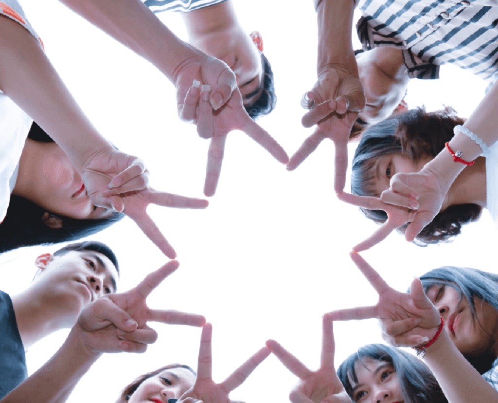 Găsiți bucurie și semnificație în voluntariatul pentru organizații caritabile