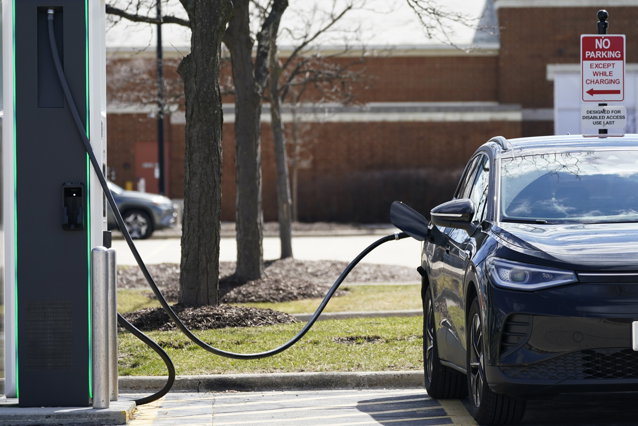 Obiectivul Germaniei de a avea 15 milioane de vehicule electrice până în 2030 este un „vis imposibil”