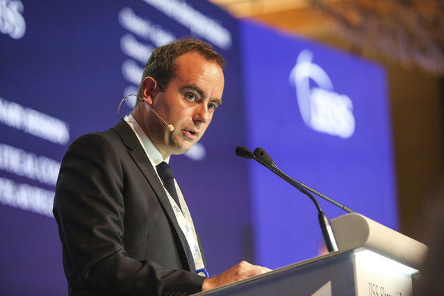 Ministrul francez al Forţelor Armate, Sébastien Lecornu, este în vizită la Kiev
