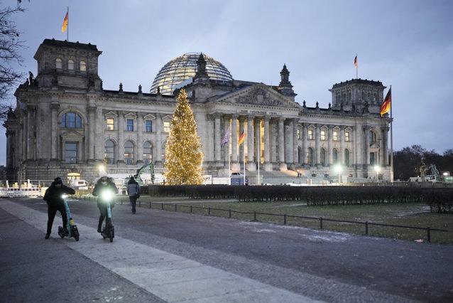 Dispute în Germania privind negocierile în Ucraina / Moscova acuză SUA şi NATO că vor distrugerea Rusiei