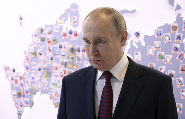 Putin interzice exporturile de petrol rusesc către ţările care impun plafonarea preţurilor