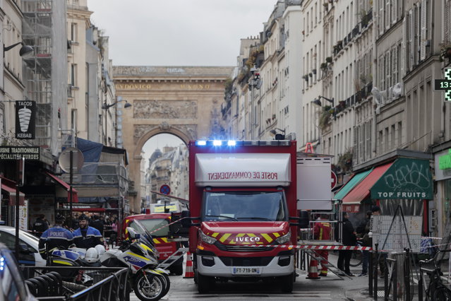 Proteste violente în Paris, după atacul asupra unui centru kurd