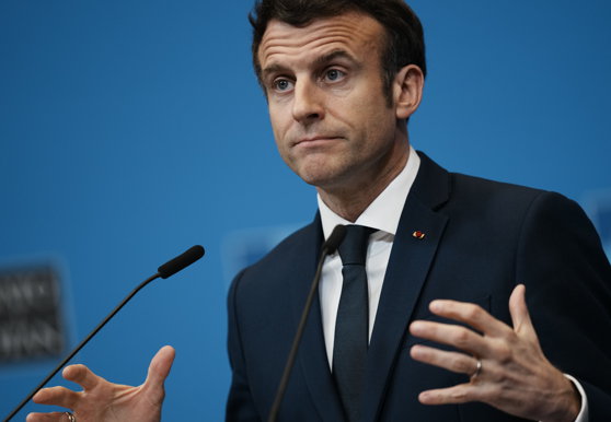 Imaginea articolului Macron anunţă un acord privind îndepărtarea armamentului greu din centrala nucleară Zaporojie