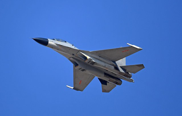 Statele Unite acuză că un avion militar chinez s-a apropiat periculos de o aeronavă americană