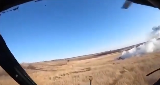 Imaginea articolului Rachetele ruşilor au doborât un elicopter ucrainean aflat în recunoaştere: momentul impactului cu solul