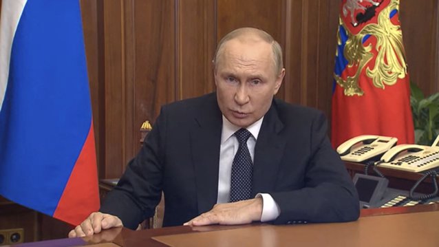 NEWS ALERT   Vladimir Putin va declanşa o nouă ofensivă în Ucraina, cu 300.000 de militari ruşi, în februarie sau martie. Între timp, îşi pregăteşte ţara pentru un RĂZBOI TOTAL cu NATO ce ar putea dura ani de zile, anunţă Bloomberg