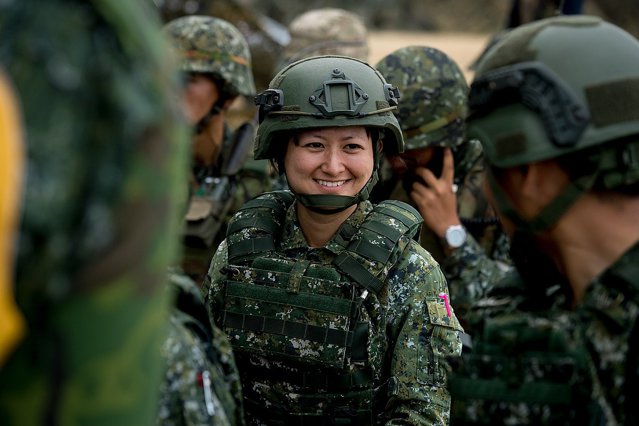 Femeile din Taiwan pot efectua serviciul militar pe fondul creşterii ameninţării chineze