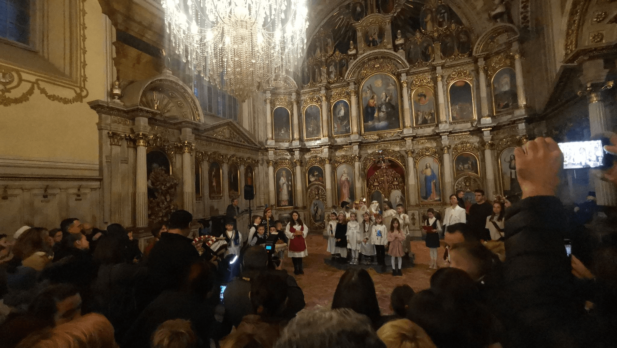 Cu un secol în urmă, românii sărbătoreau Crăciunul în 7 ianuarie, ca sârbii și rușii. De ce s-a trecut la noul calendar Cu un secol în urmă, românii sărbătoreau Crăciunul în 7 ianuarie, ca sârbii și rușii. De ce s-a trecut la noul calendar