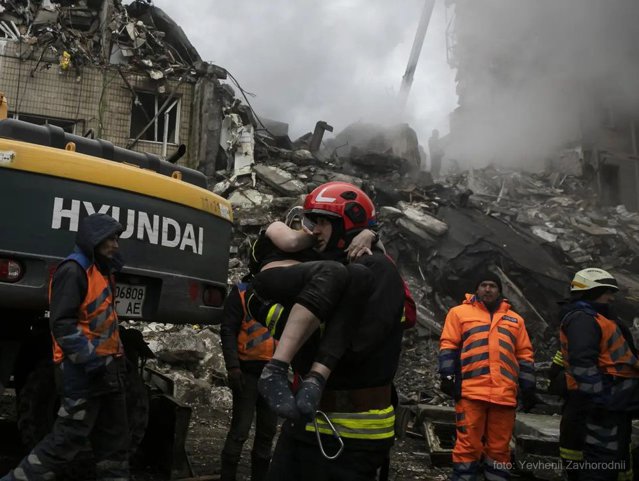 cetăţenie oferită străinilor în schimbul înrolării în armată / peste 9.000 de civili au fost ucişi / Explozii raportate în Kupiansk şi în Herson