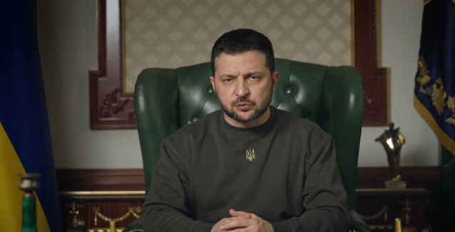 Zelenski sancţionează Biserica Rusă şi interzice funcţionarilor publici să-şi petreacă vacanţele în străinătate