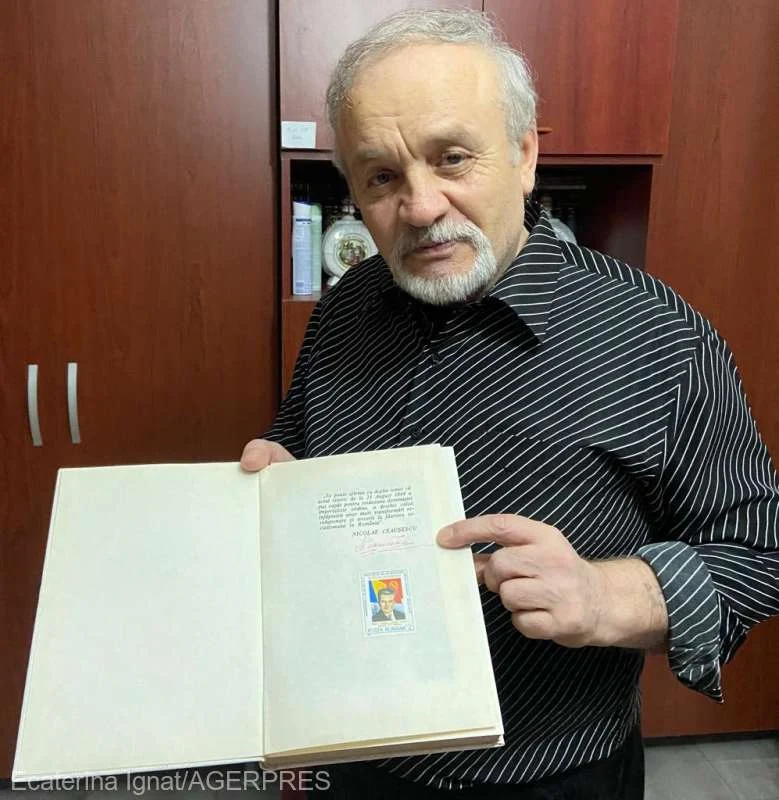 Cartea cu singurul autograf dat de Ceaușescu, deținută de un cunoscut colecționar