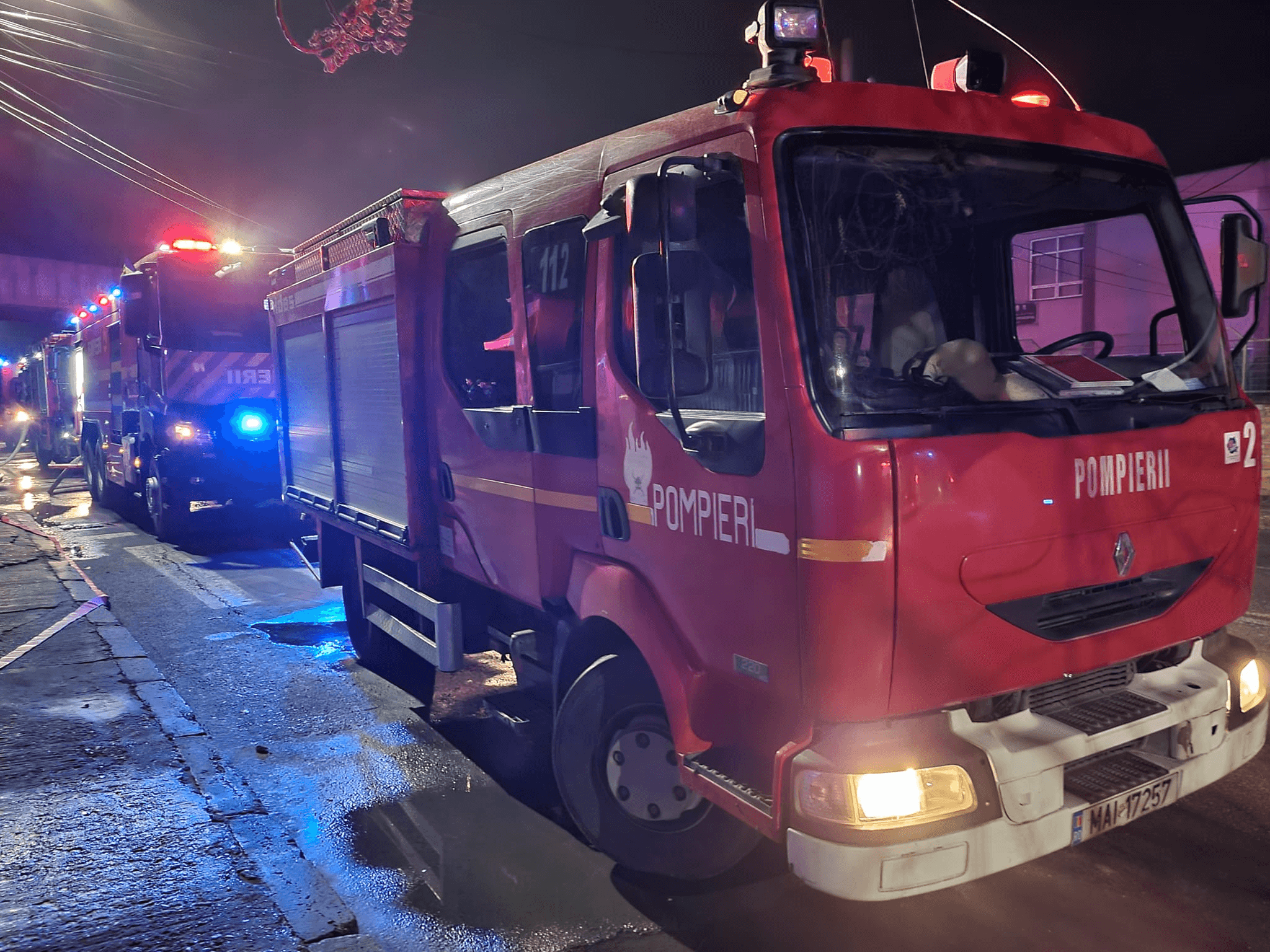 Tragedie în București: trei copii au murit într-un incendiu. Mama a stins focul