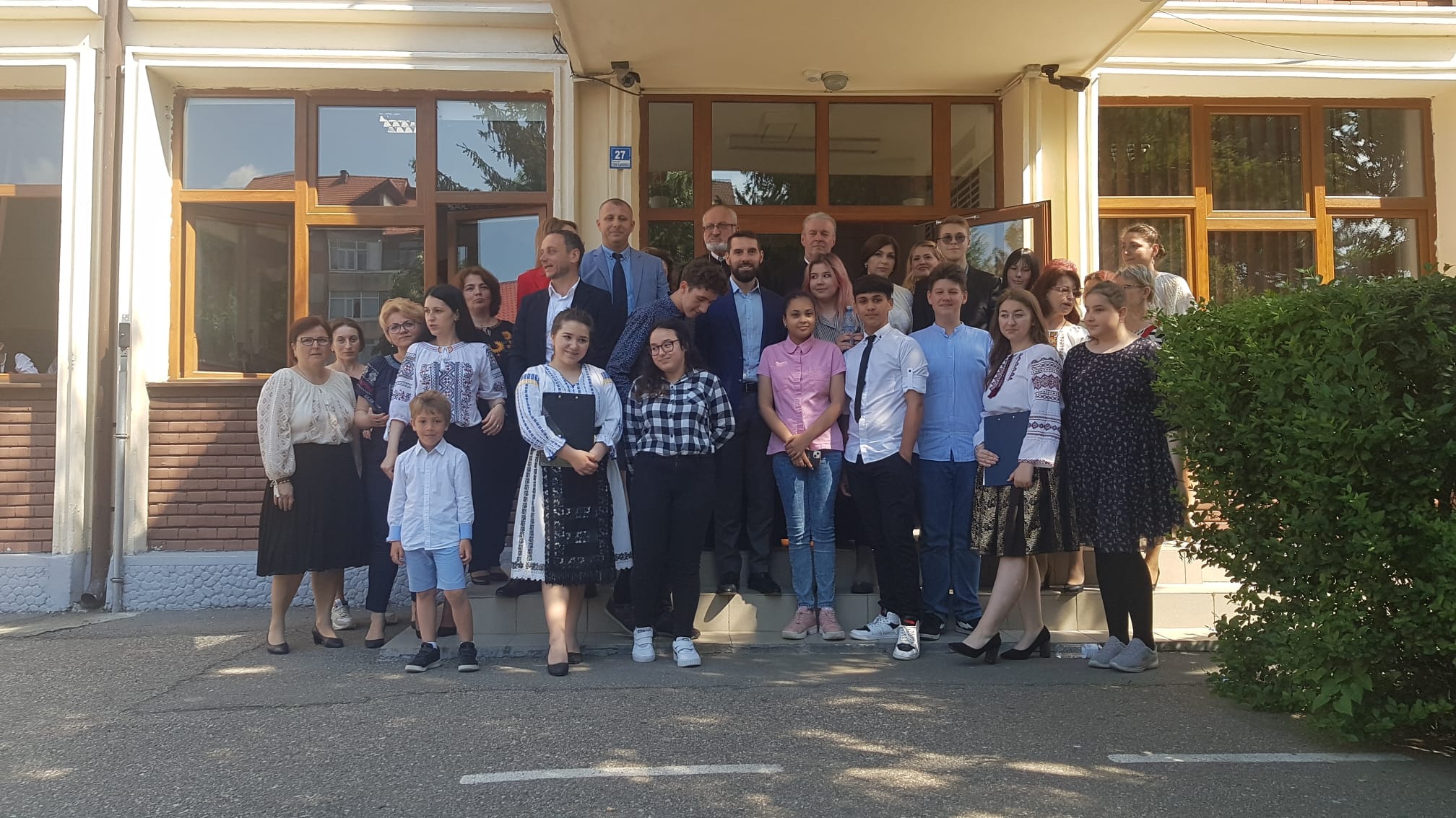 Principele Nicolae – vizită la Şcoala Gimnazială Nr. 5 din Râmnicu Vâlcea