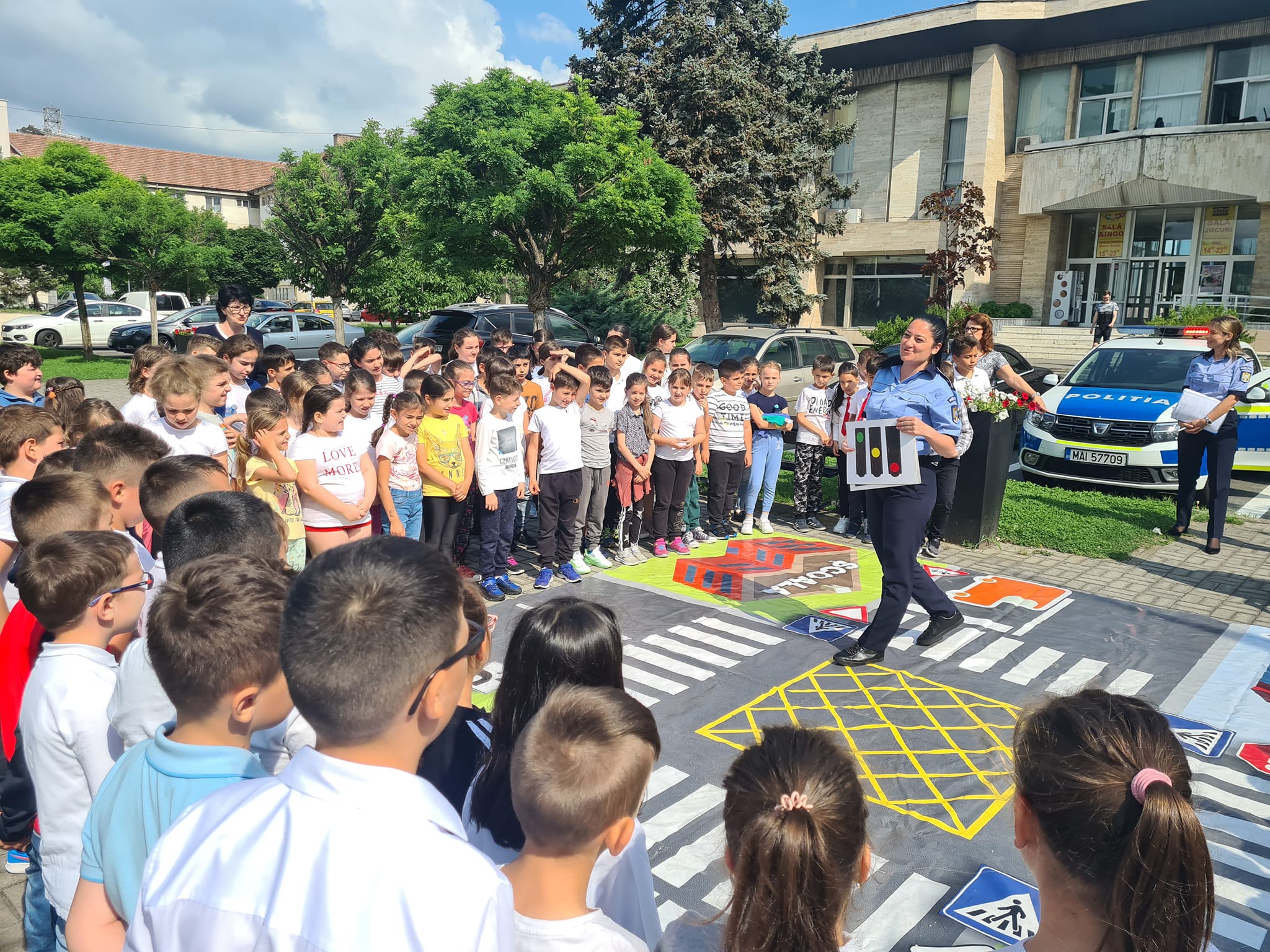 Laboratorul de educaţie rutieră a ajuns şi la Şcoala Gimnazială nr. 5 Râmnicu Vâlcea