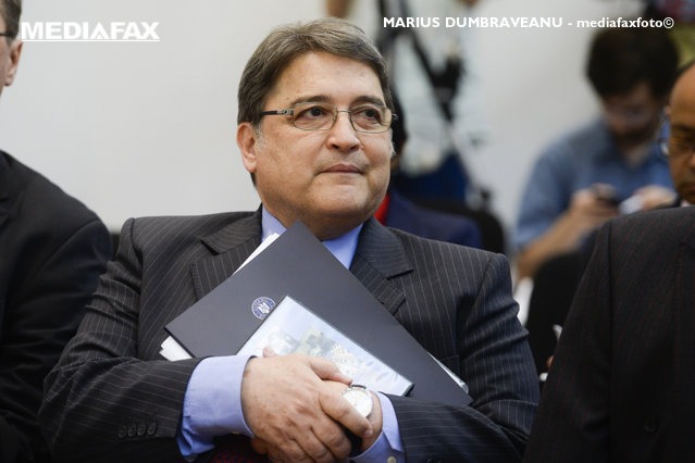 Iohannis îl retrimite pe ambasadorul Emil Hurezeanu la Viena