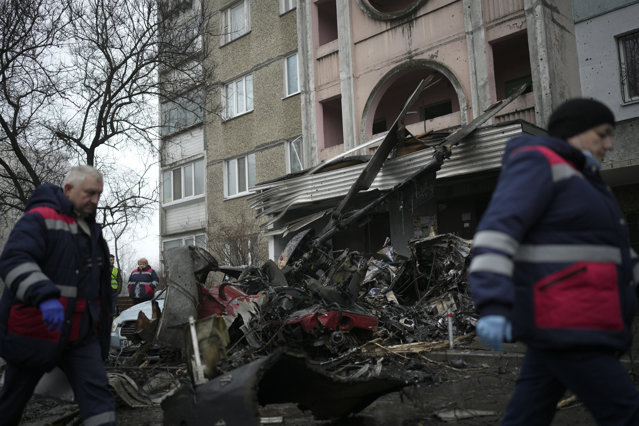 LIVE TEXT  Războiul din Ucraina, ziua 329. Ministrul ucrainean de Interne a decedat după ce un elicopter s-a prăbuşit lângă o grădiniţă din regiunea Kiev. Zelenski: Accidentul de elicopter este o „tragedie teribilă”. Putin: Victoria Rusiei în Ucraina este „inevitabilă”