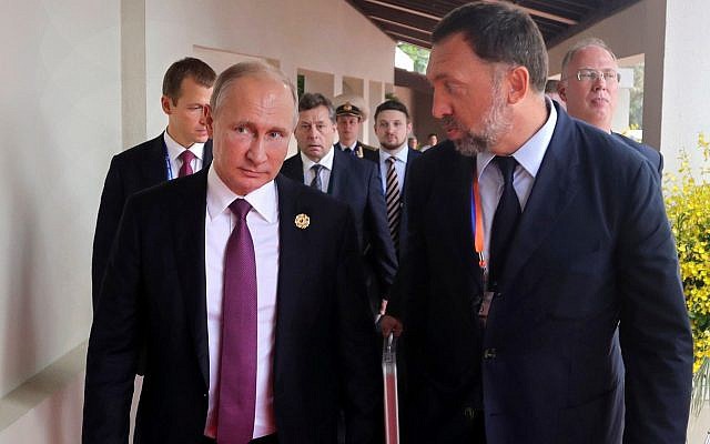 Fostul oficial FBI, arestat pentru legături cu un oligarh rus. El l-a acuzat pe Donald Trump că era marioneta lui Putin