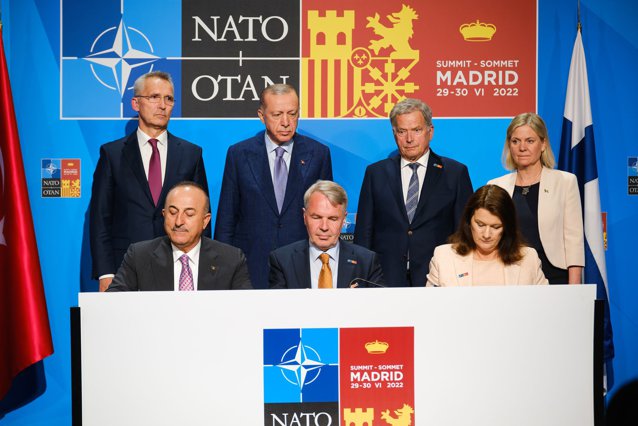 Finlanda consideră necesară suspendarea negocierilor cu Turcia privind aderarea la NATO