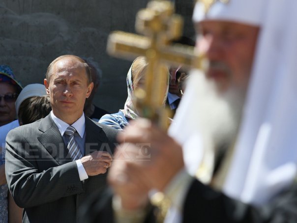 Putin mulţumeşte Bisericii Ruse pentru sprijinul „generos”
