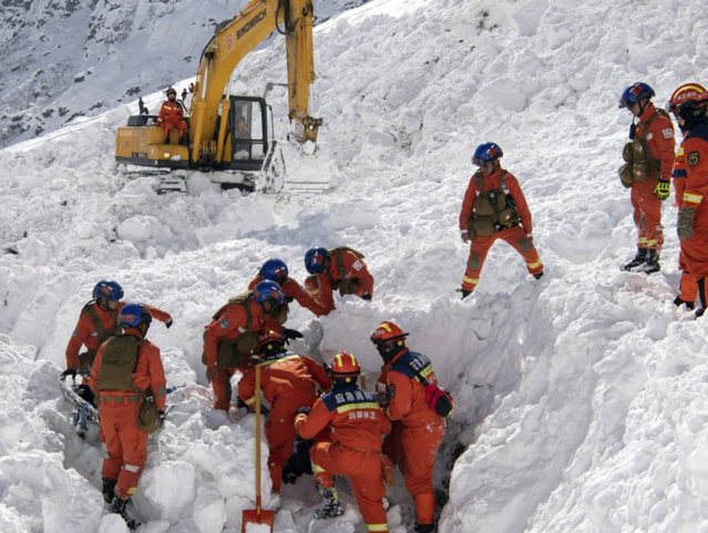 Cel puţin 28 de persoane au murit în urma unei avalanşe produse în Tibet