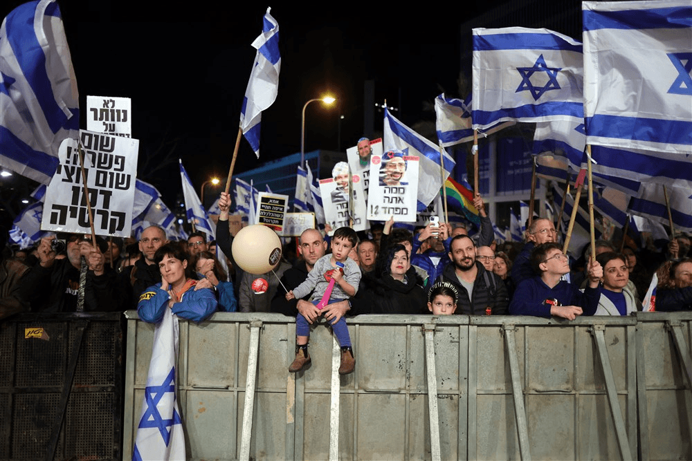 Proteste în Israel. Zecii de mii de persoane au contestat în stradă reformele justiției pregătite de Netanyahu