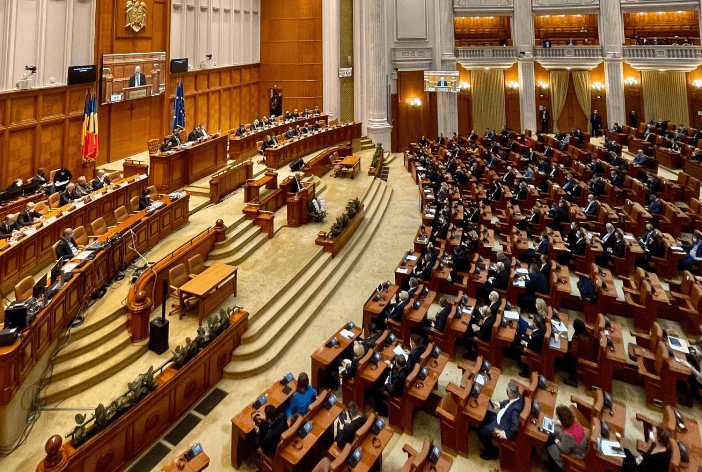 Camera Deputaților: Zborurile aeriene NATO, exceptate de la plata tarifelor