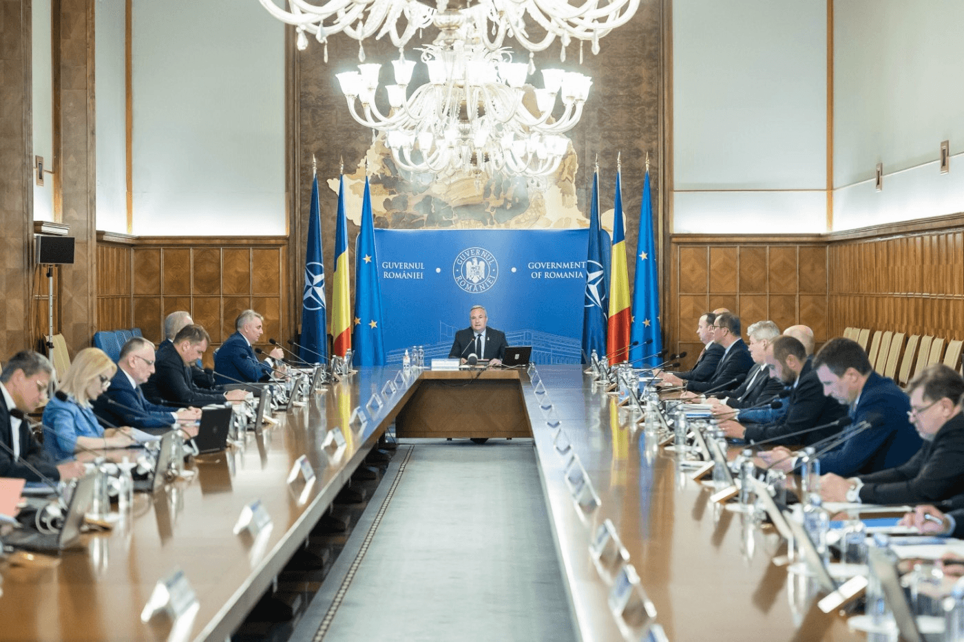 Dezmățul bugetar continuă. Sute de posturi noi înființate la început de 2023