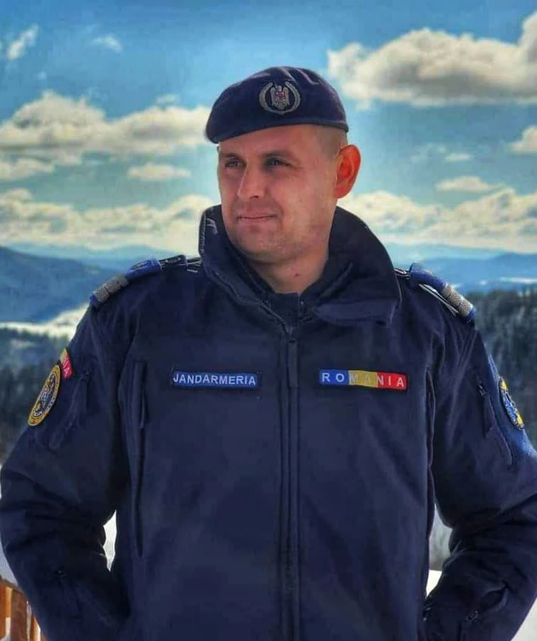 Un jandarm aflat în timpul liber a salvat viaţa unui bărbat care încerca să se sinucidă, pe calea ferată
