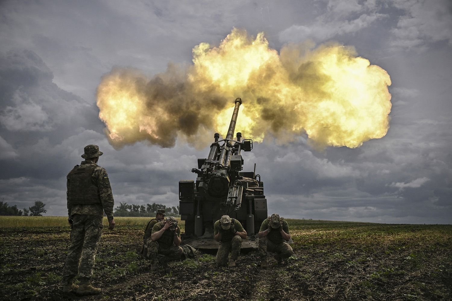 Franța va trimite Ucrainei săptămâna viitoare tancurile AMX-10, în contextul tristei aniversări a conflictului din Ucraina