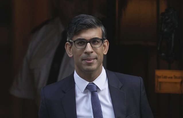 Rishi Sunak a reconfigurat priorităţile Guvernului britanic, în eforturile de relansare a economiei