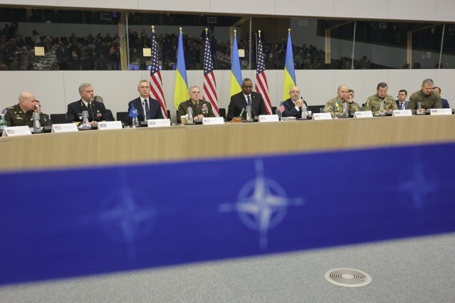 NATO îşi va consolida apărarea, pe fondul acţiunilor Rusiei şi Chinei