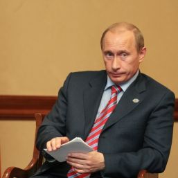 Putin a interzis cuvintele străine în discursul oficialilor şi în documente