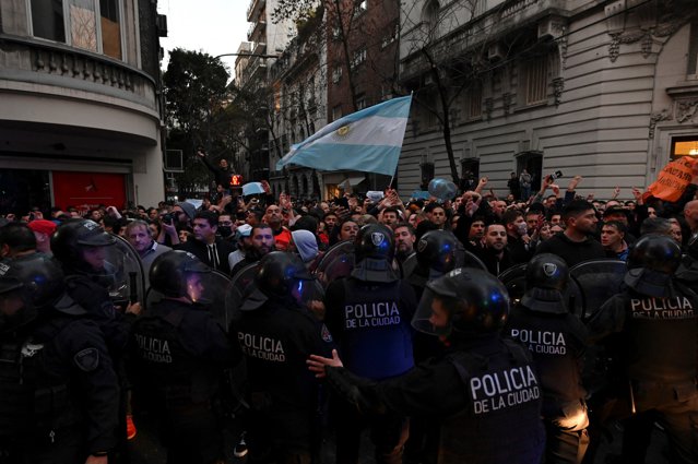 Argentina nu poate stăpâni galopul preţurilor şi lansează o nouă bancnotă