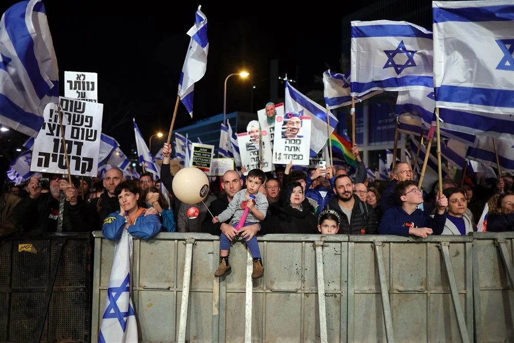 Zeci de mii de persoane au protestat sâmbătă seara la Tel Aviv FOTO EPA-EFE