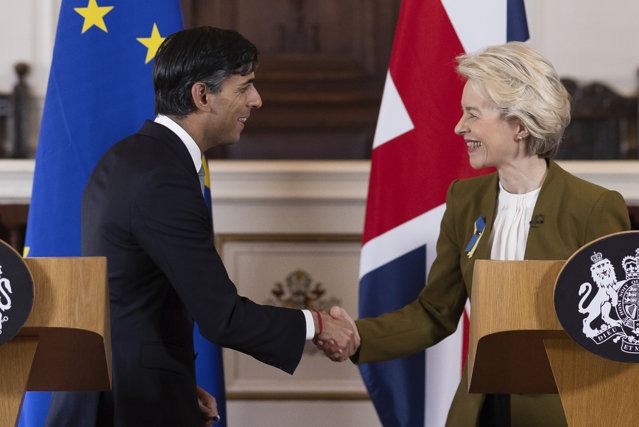 Nou acord între Marea Britanie şi UE privind statutul post-Brexit al Irlandei de Nord