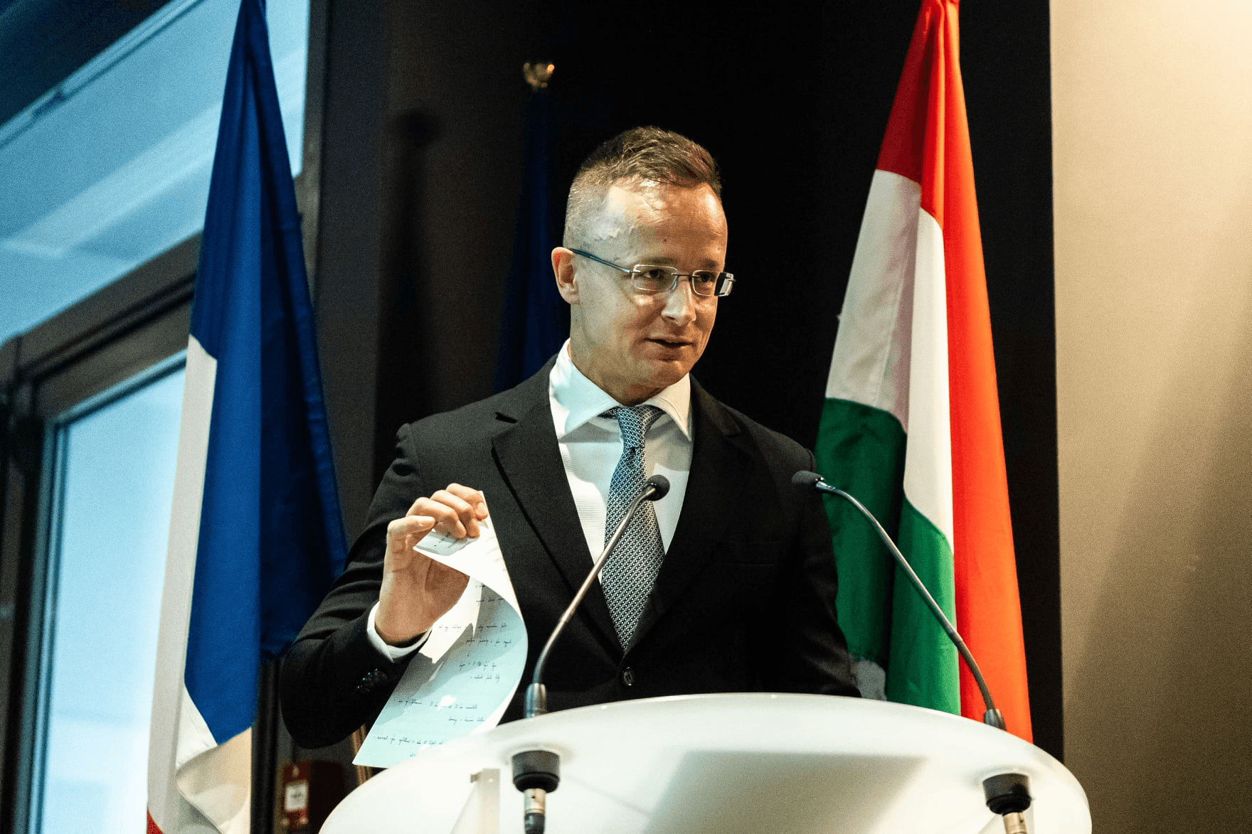 Ungaria acuză Kievul că „urmăreşte să desfiinţeze minorităţile etnice”