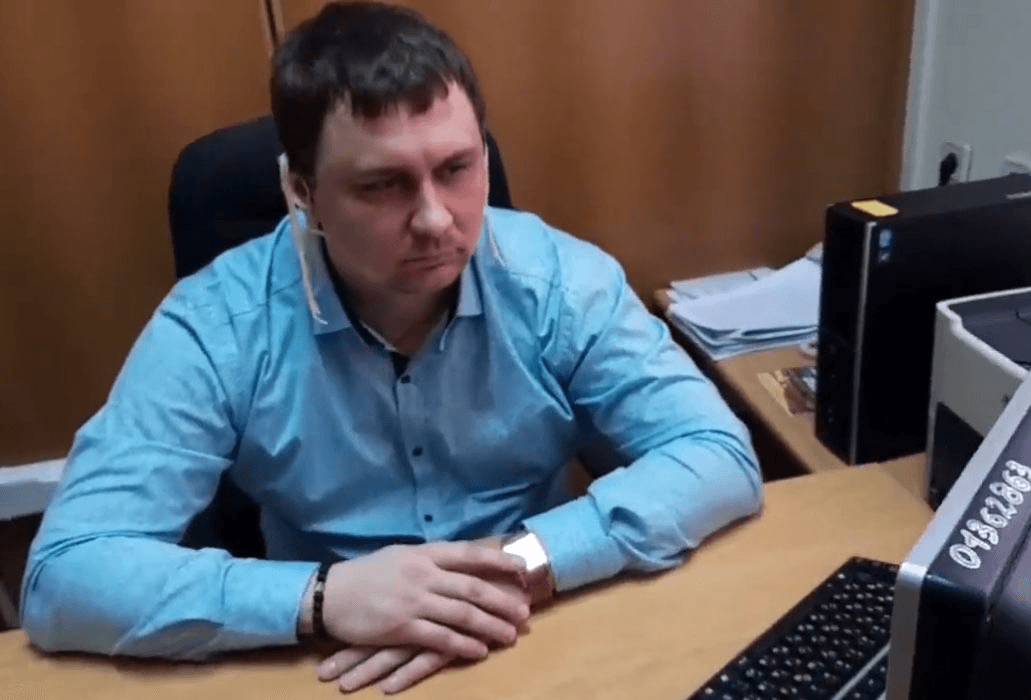 Protest inedit anti-Putin. Un politician comunist și-a pus țăiței la urechi VIDEO