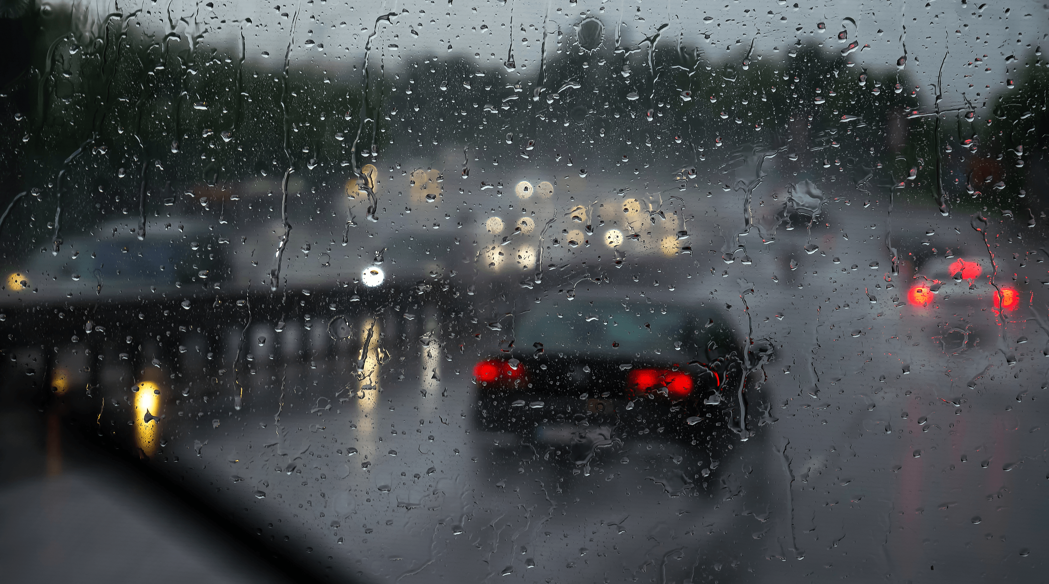 Alertă meteo de fenomene severe. Harta zonelor unde ploile abundente și vântul puternic fac ravagii