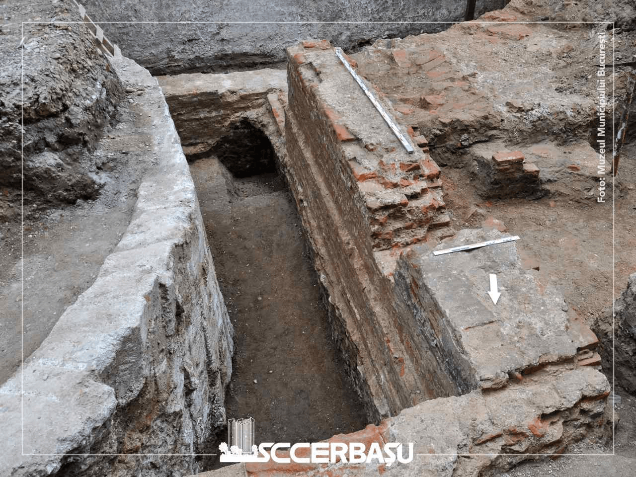 Descoperire spectaculoasă pe șantierul de la Palatul Universității din București. A fost găsit un tunel înalt de 4 metri care înconjoară clădirea