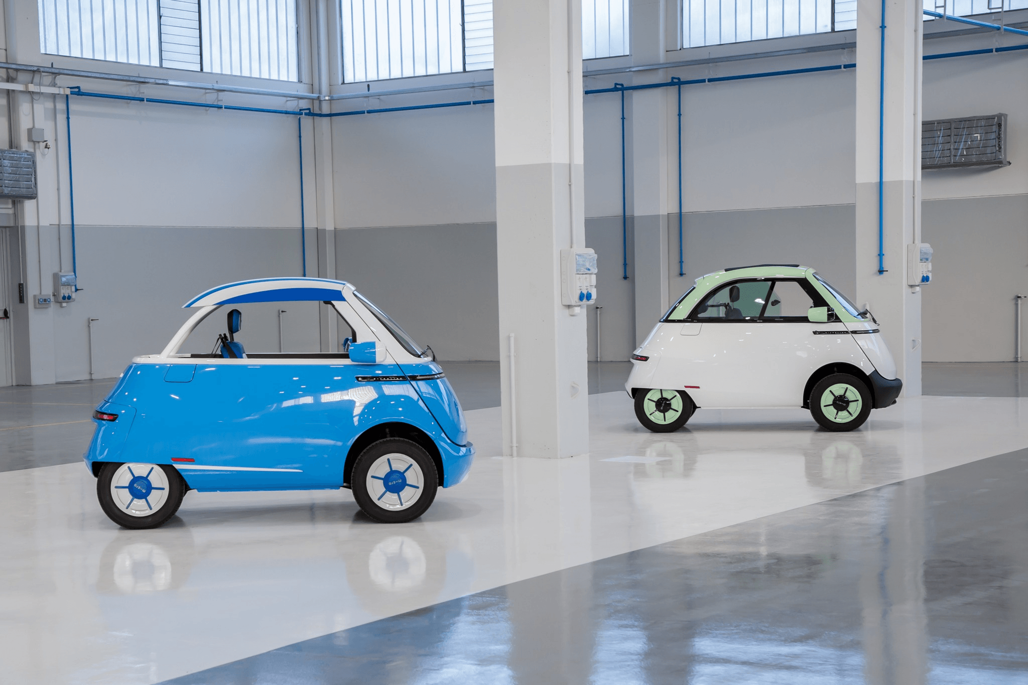 Italienii au creat Microlino, o mașină electrică de mici dimensiuni VIDEO