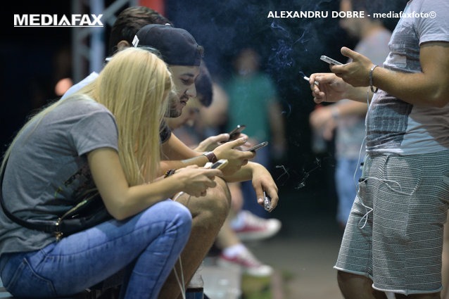 Franţa lucrează la o lege care să interzică reţelele de socializare pentru copiii sub 15 ani