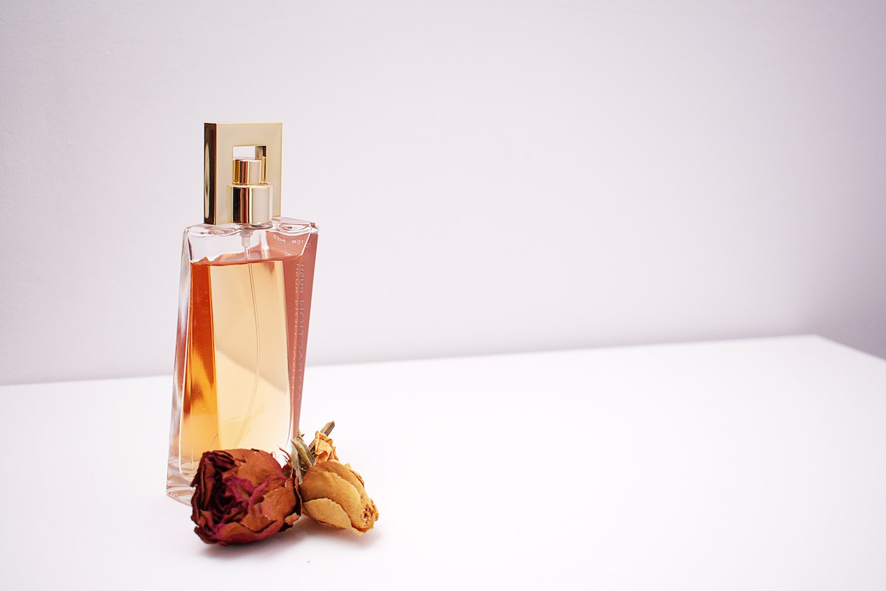 Arome de parfum potrivite pentru locul de muncă – vezi care ți se potrivește!