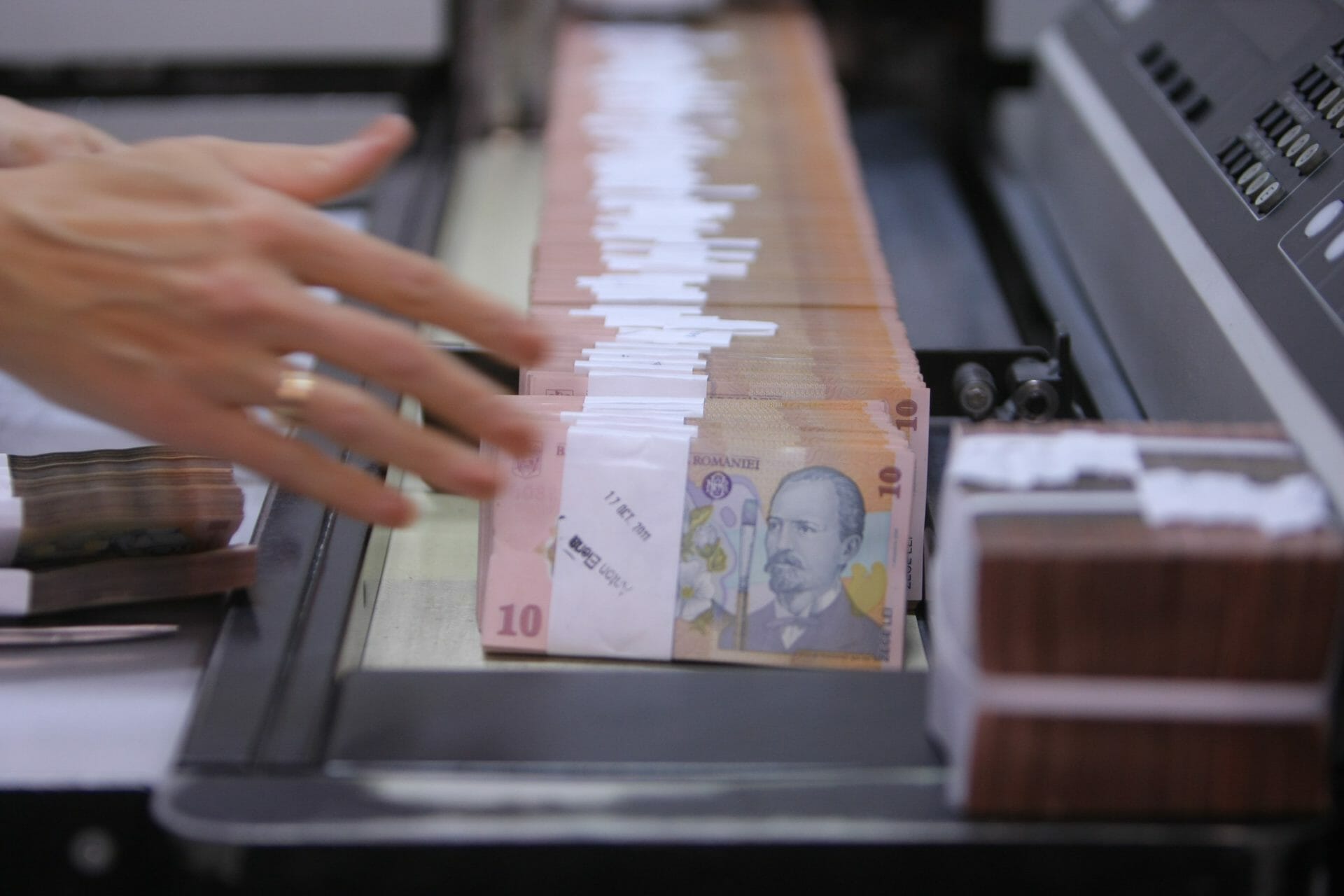Ofer bani împrumut rapid – Cum să obții finanțele de care ai nevoie?