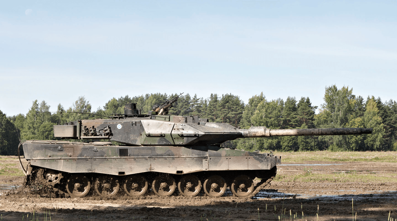 Cu ce echipamente moderne de armament vine Finlanda în NATO